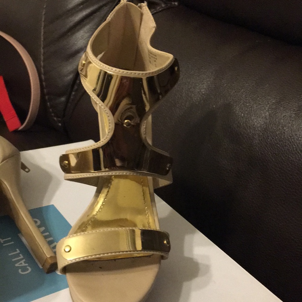 Shoes - Picture 2 of 3